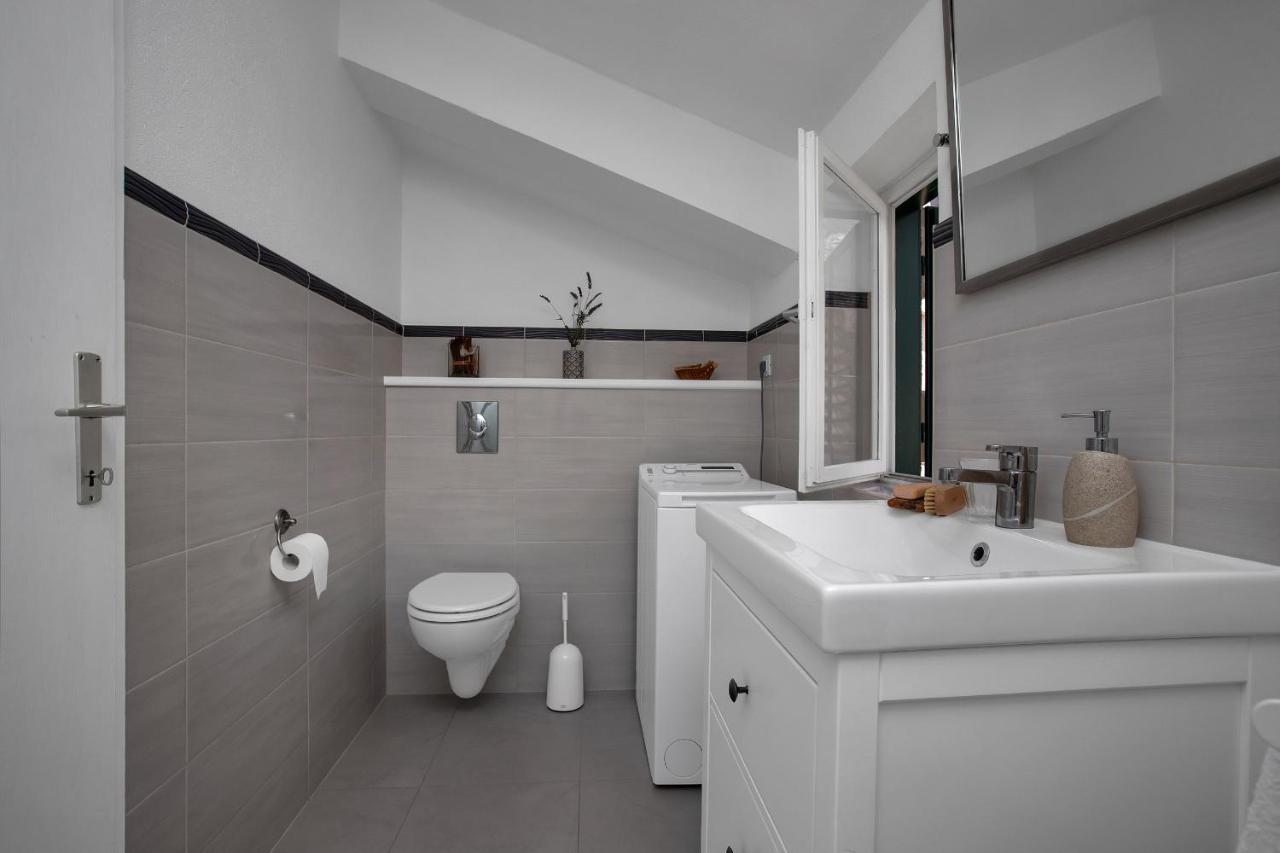 Apartman Ratac 11 Tučepi Esterno foto